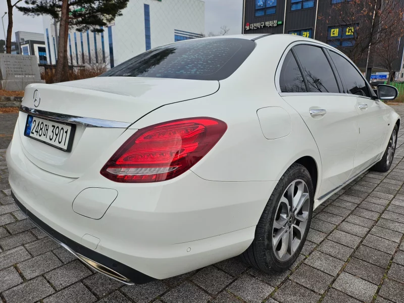 Mercedes-Benz C-Class