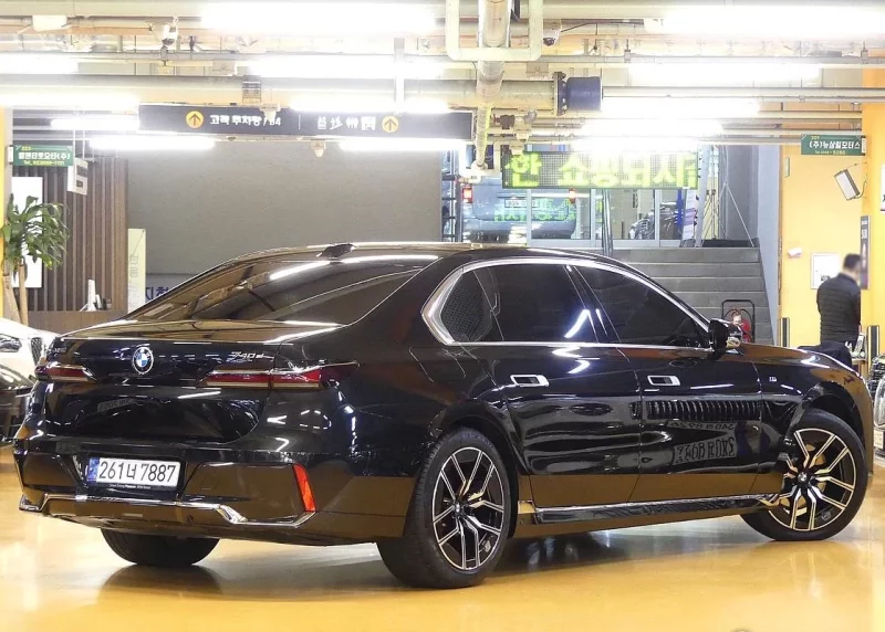 BMW 7-Series