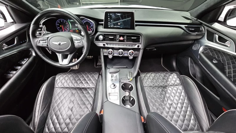 Genesis G70