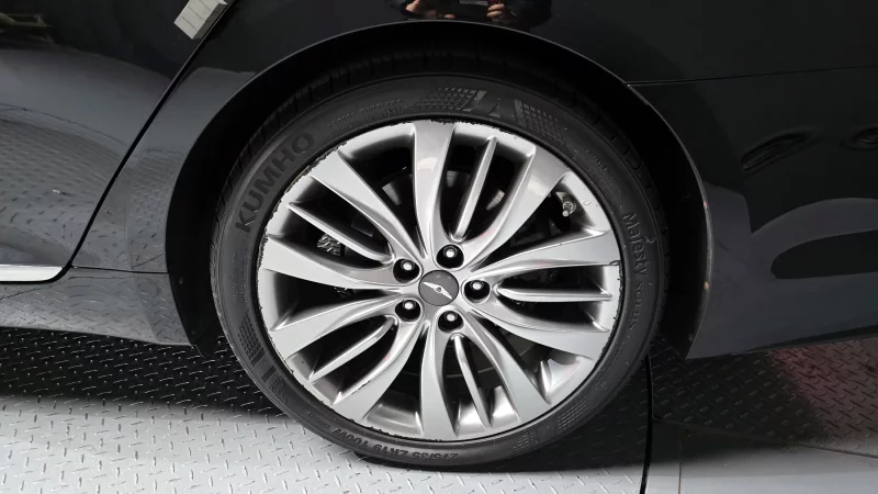 Hyundai Genesis