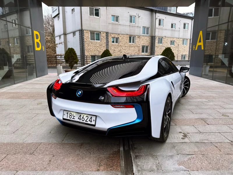 BMW i8