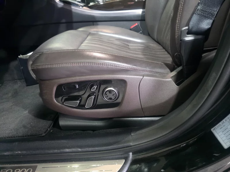 Genesis EQ900