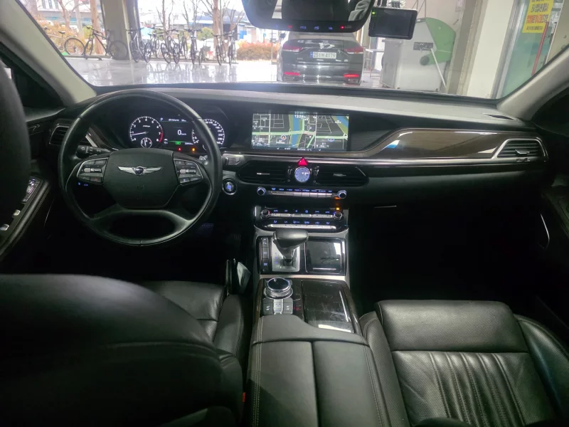 Genesis EQ900