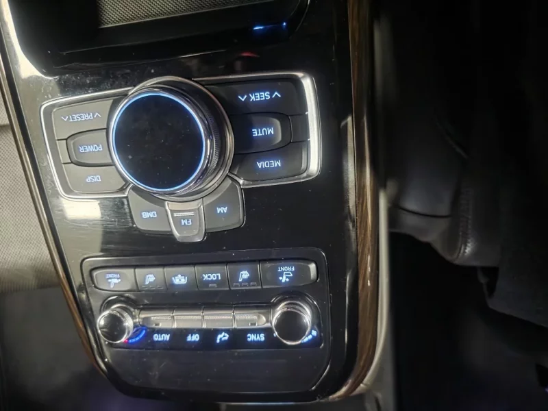 Genesis EQ900