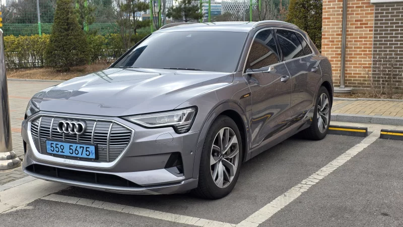 Audi e-tron