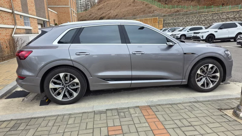 Audi e-tron