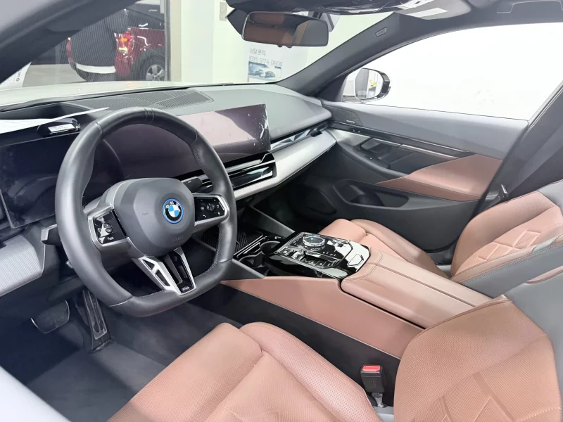 BMW i5