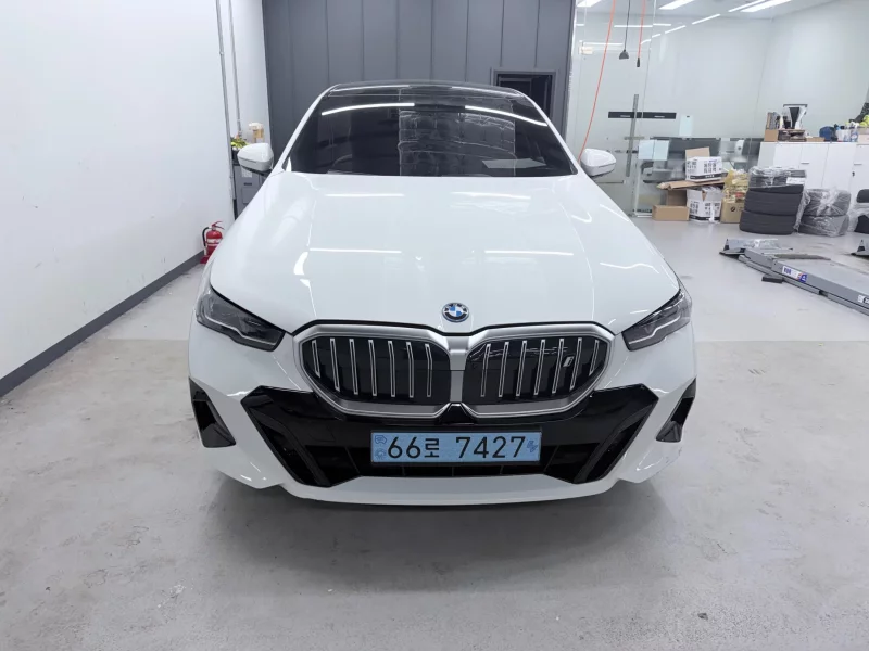BMW i5