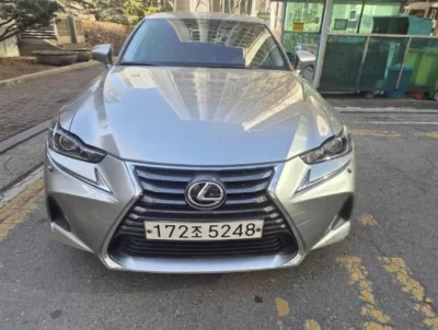 Lexus IS