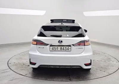 Lexus CT200h