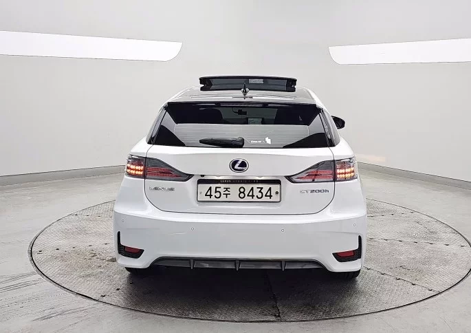 Lexus CT200h