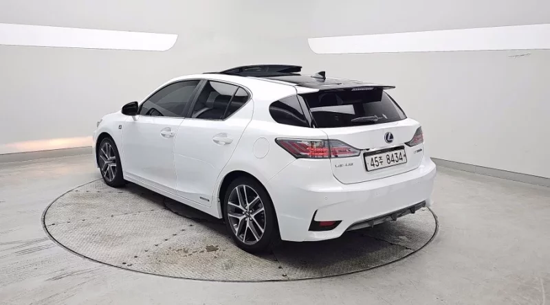 Lexus CT200h