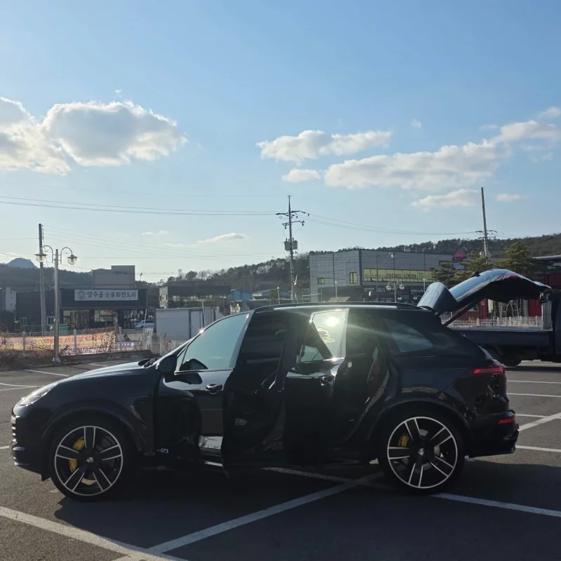 Porsche CAYENNE