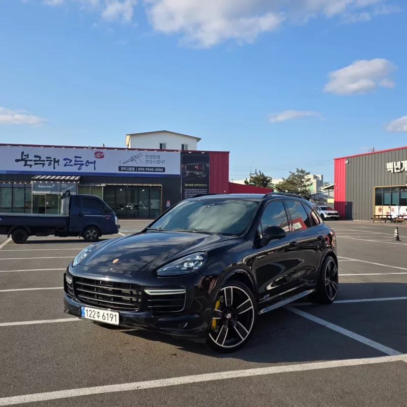Porsche CAYENNE