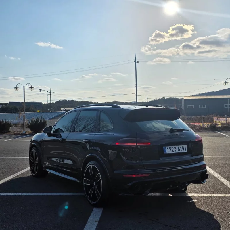 Porsche CAYENNE