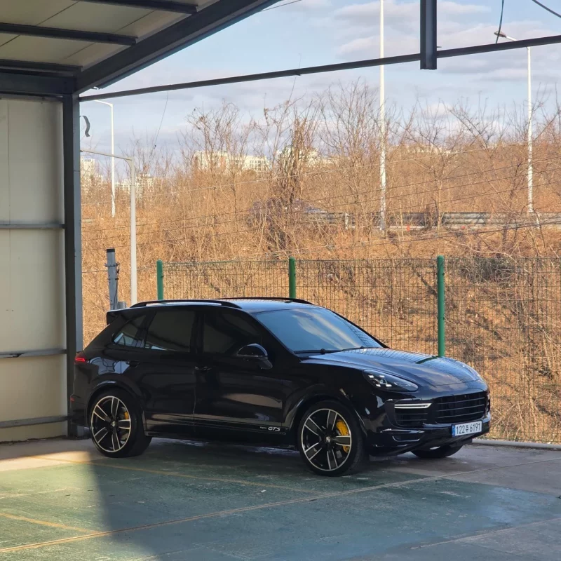 Porsche CAYENNE
