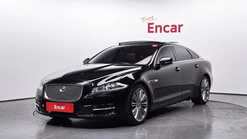 Jaguar XJ