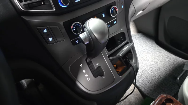 Hyundai Starex