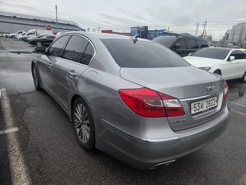 Hyundai Genesis