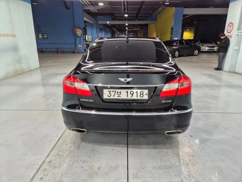 Hyundai Genesis