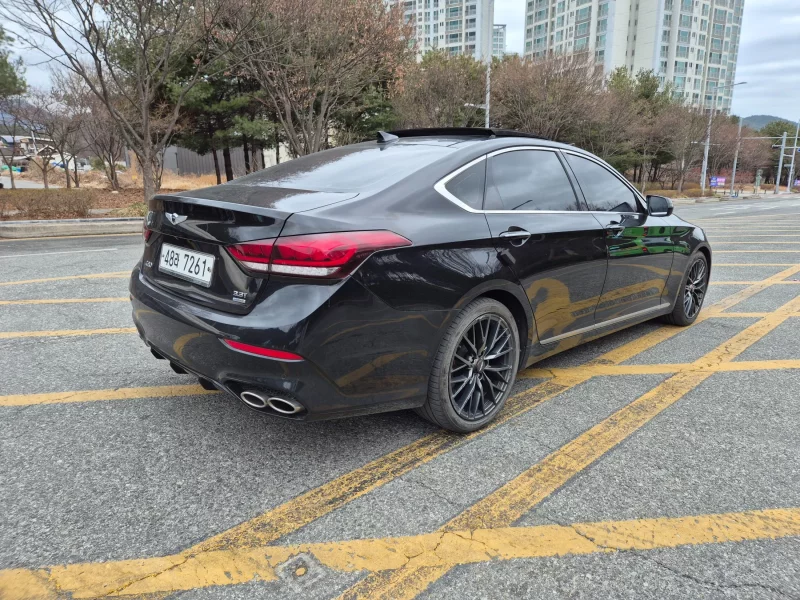 Hyundai Genesis