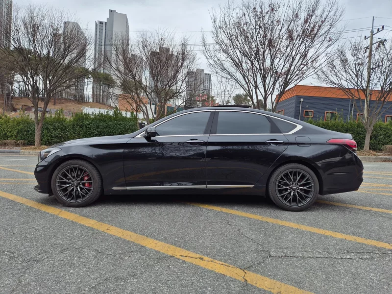 Hyundai Genesis