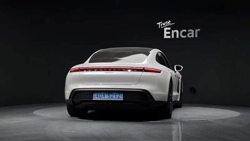 Porsche TAYCAN