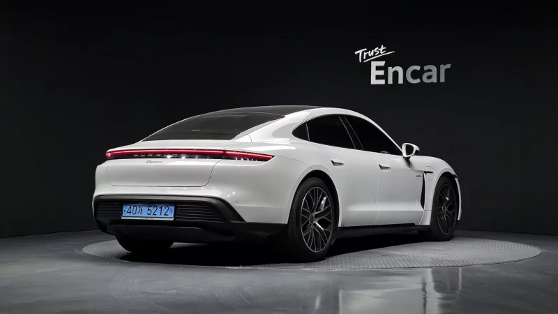 Porsche TAYCAN