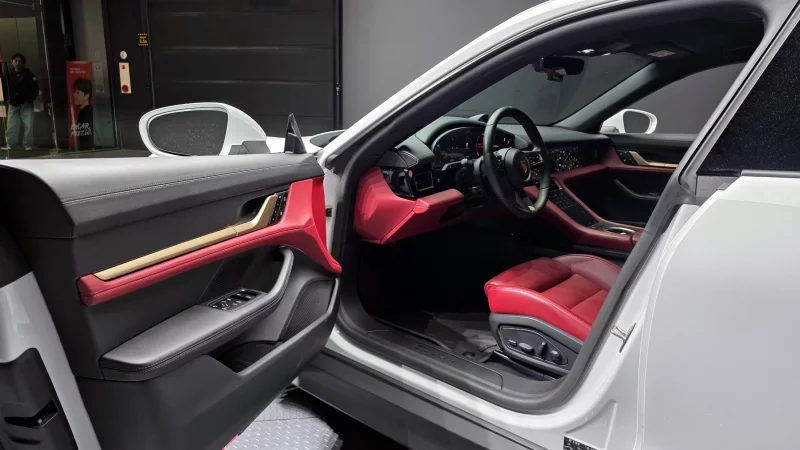 Porsche TAYCAN