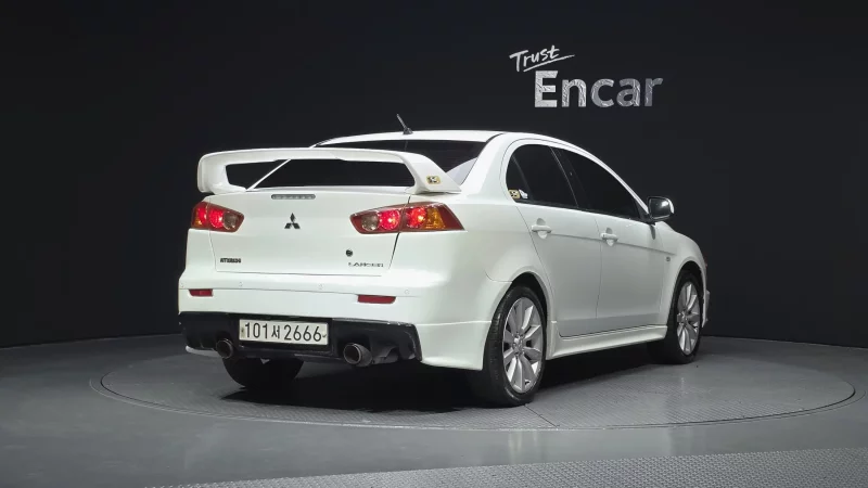 Mitsubishi LANCER