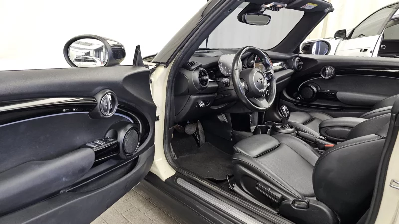 MINI Cooper Convertible