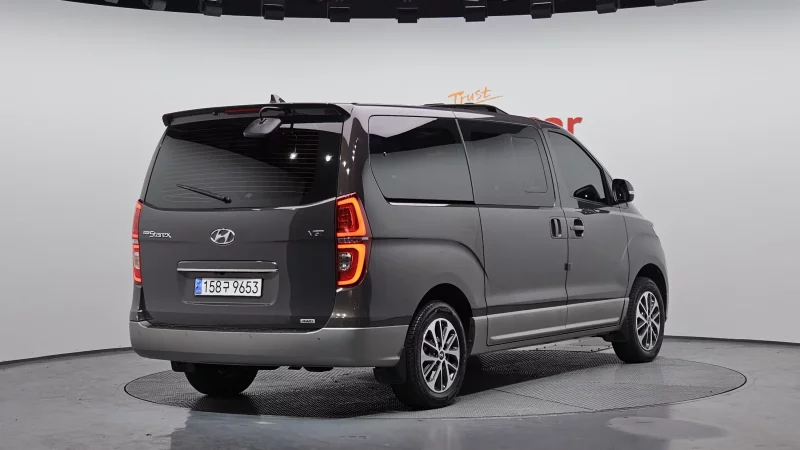 Hyundai Grand Starex