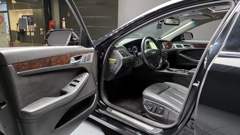 Hyundai Genesis