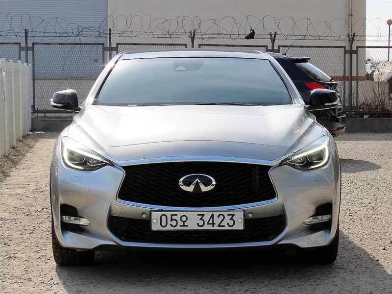 Infiniti Q30