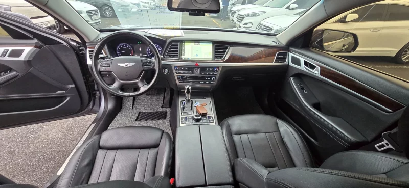 Hyundai Genesis