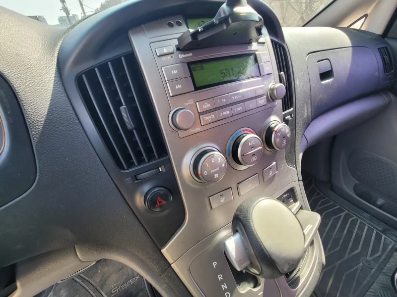 Hyundai Starex