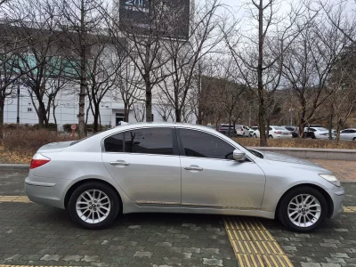 Hyundai Genesis