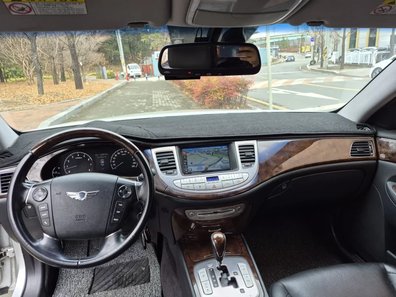 Hyundai Genesis