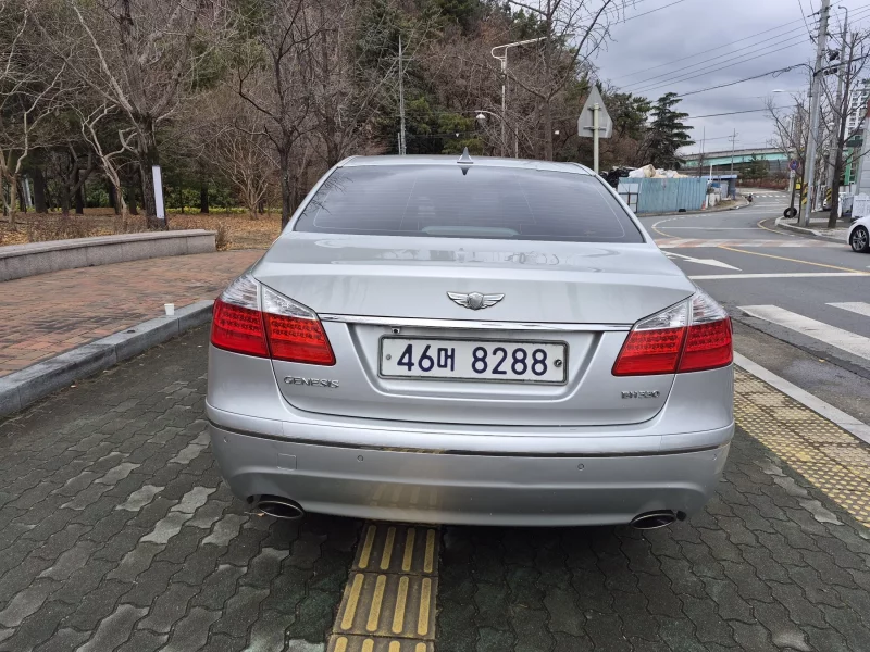 Hyundai Genesis