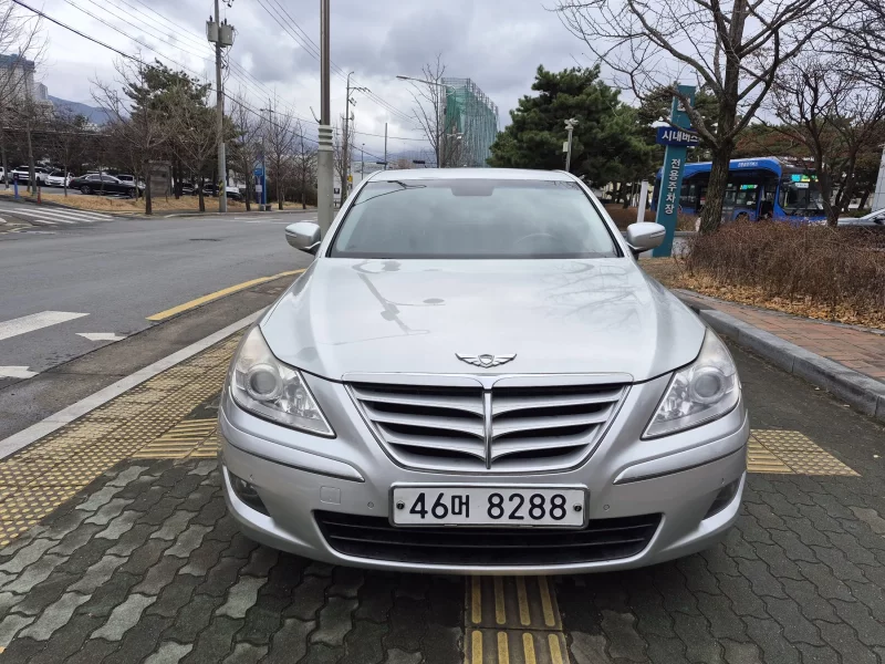 Hyundai Genesis