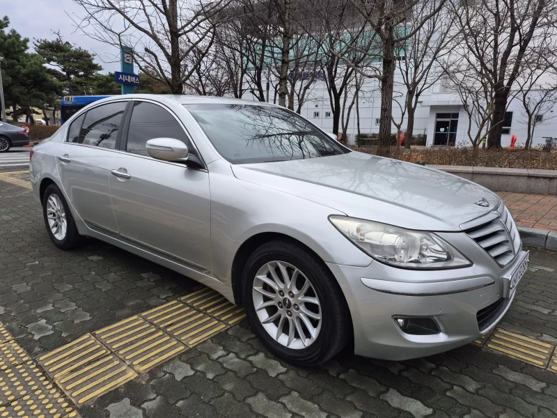Hyundai Genesis