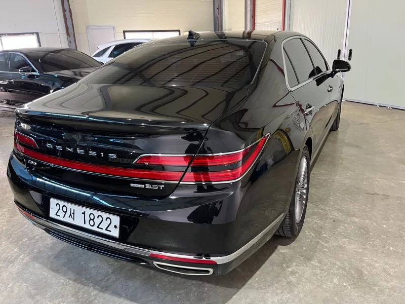 Genesis G90
