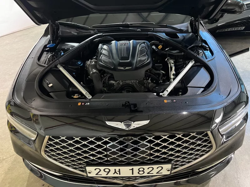 Genesis G90