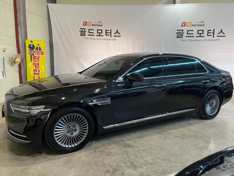 Genesis G90