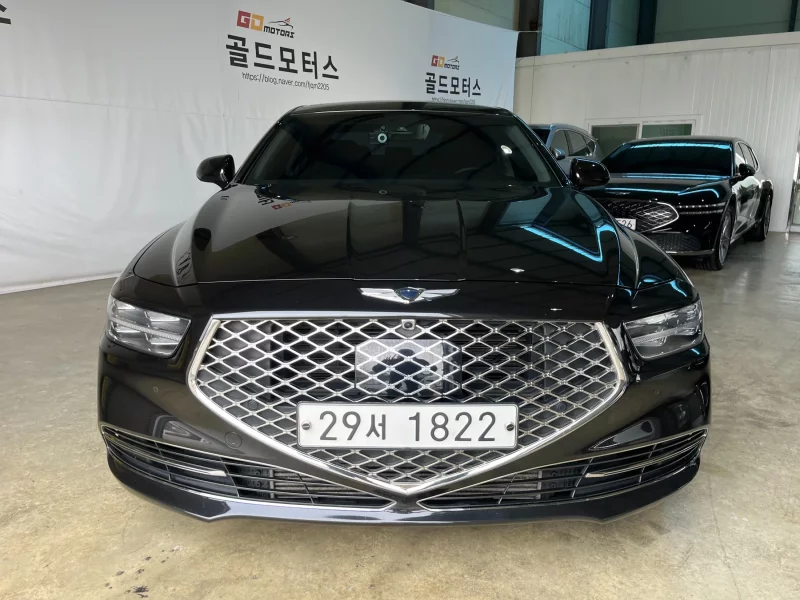 Genesis G90