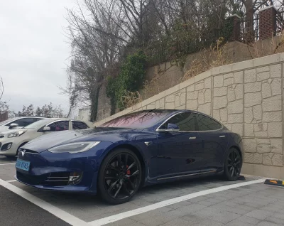Tesla MODEL S