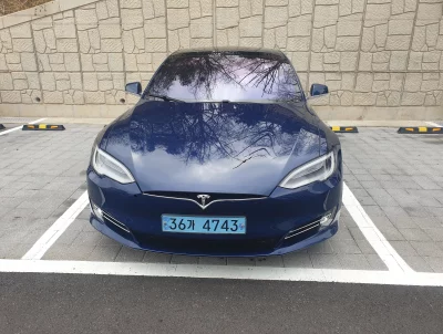 Tesla MODEL S