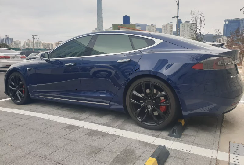 Tesla MODEL S