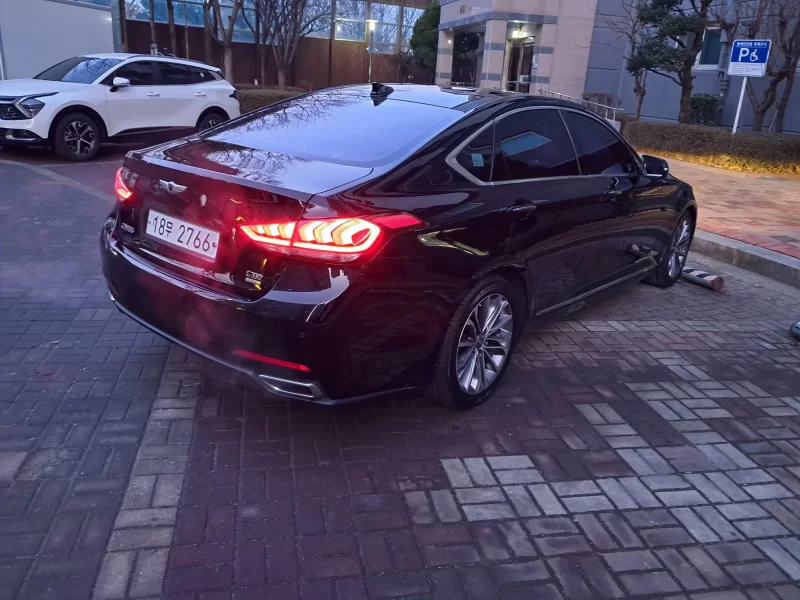 Hyundai Genesis