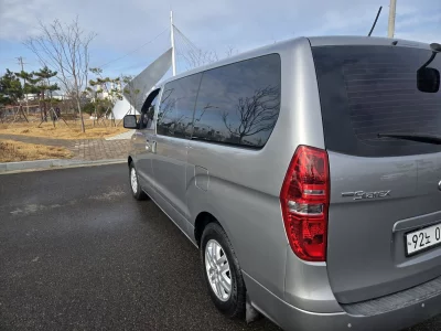 Hyundai Starex